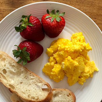 Baked Cheese Scrambled Eggs