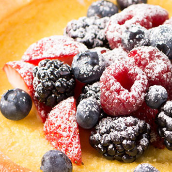 Dutch Baby Pancakes with Fresh Berries