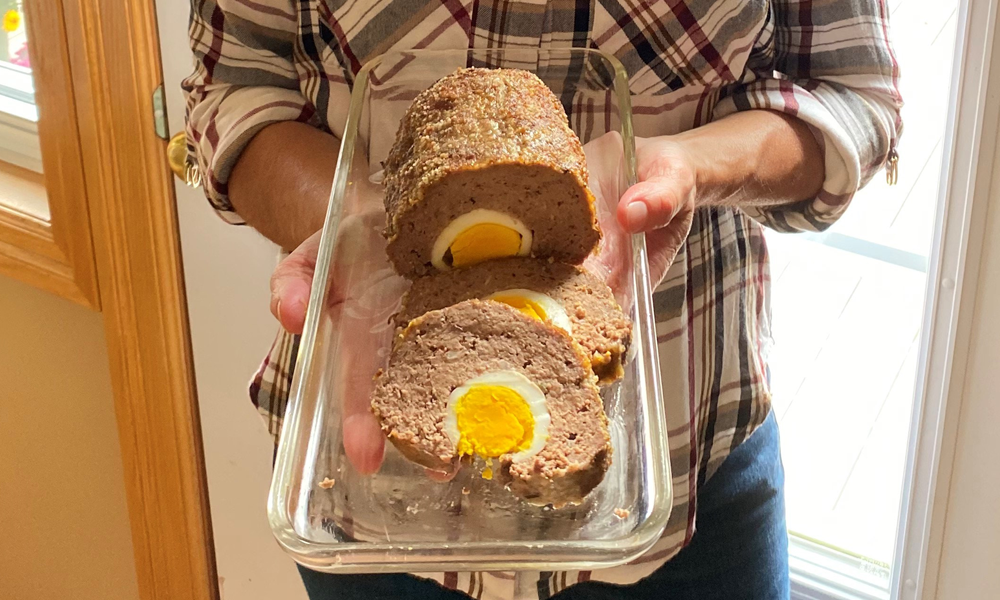 Manuela holding finished recipe